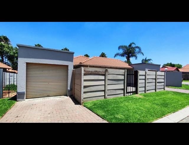 3 BEDROOM CLUSTER FOR SALE IN EVELEIGH